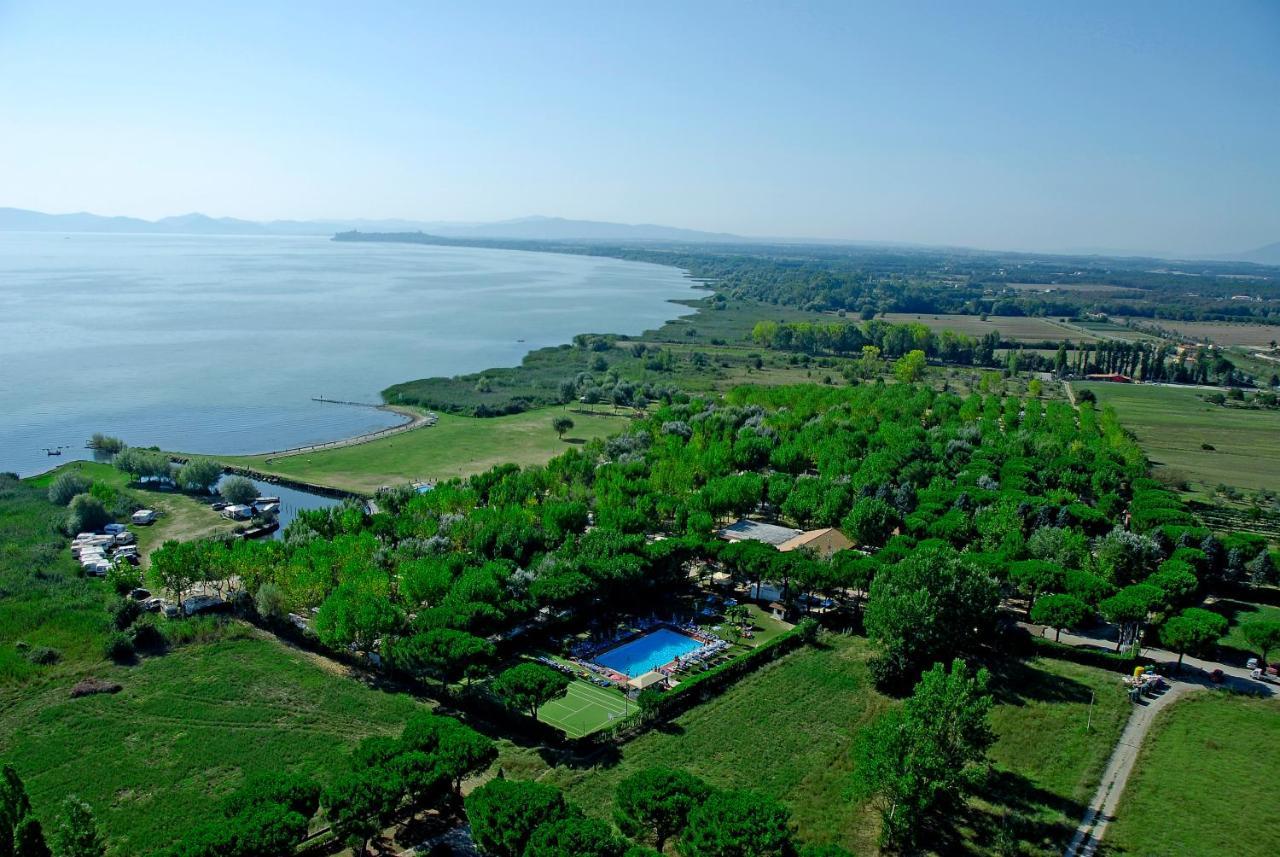 Camping Badiaccia Village Castiglione del Lago Exterior photo