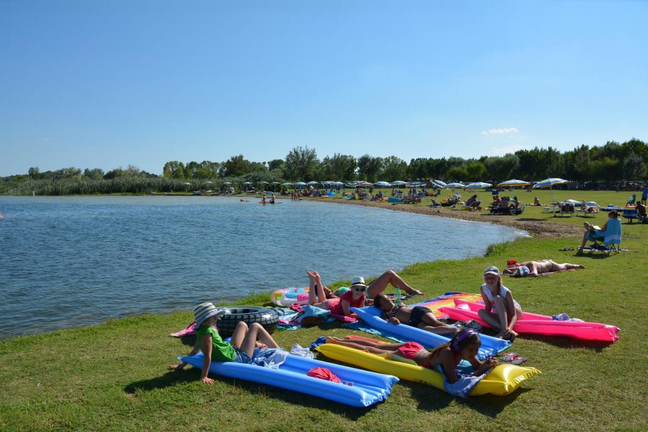 Camping Badiaccia Village Castiglione del Lago Exterior photo